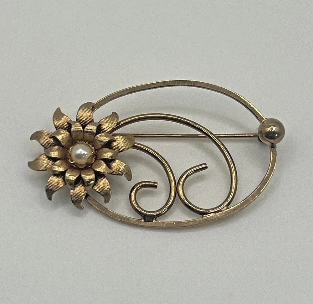 Vintage MCM Open Oval Gold Tone Textured Flower & Faux Pearl Costume Brooch